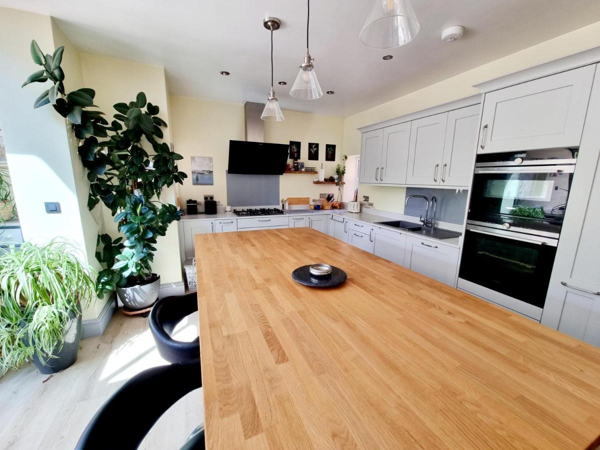 Ferienhaus Cosy Family Haven: Spacious 3-bedroom Retreat In Christchurch *