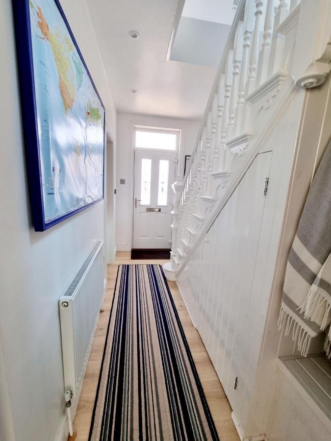 Ferienhaus Cosy Family Haven: Spacious 3-bedroom Retreat In Christchurch *